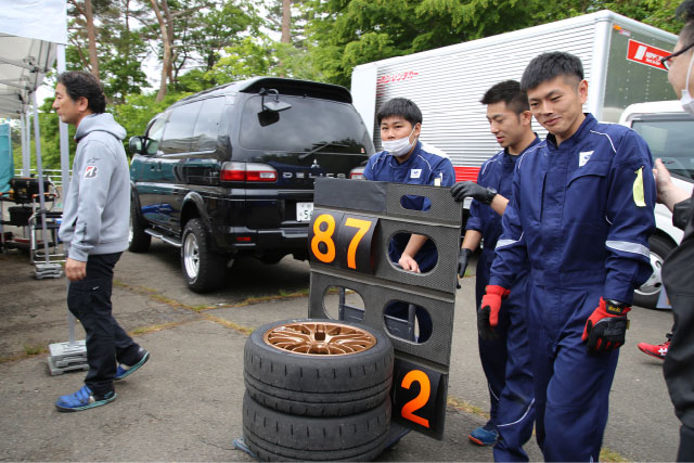 千葉スバルのメカニック 第1戦 スポーツランドSUGO