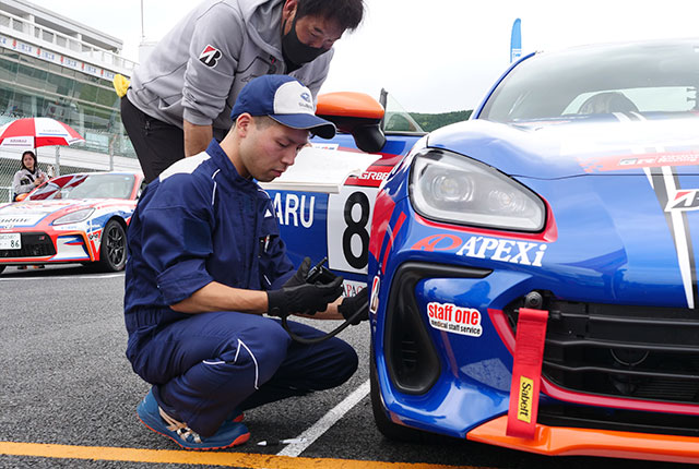 千葉スバルのメカニック 第2戦 オートポリス