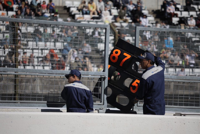 千葉スバルのメカニック 第6戦 鈴鹿サーキット