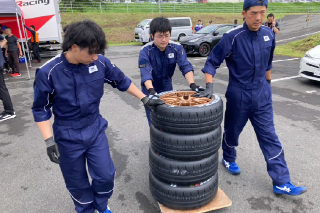 千葉スバルのメカニック 第3大会 富士スピードウェイ